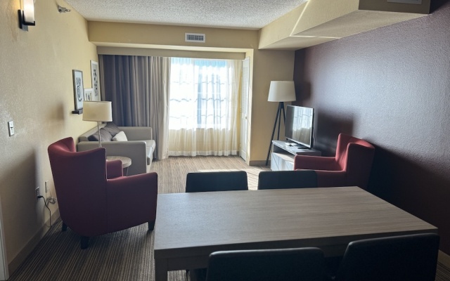 photo 3 of Country Inn & Suites By Carlson St Paul Ne