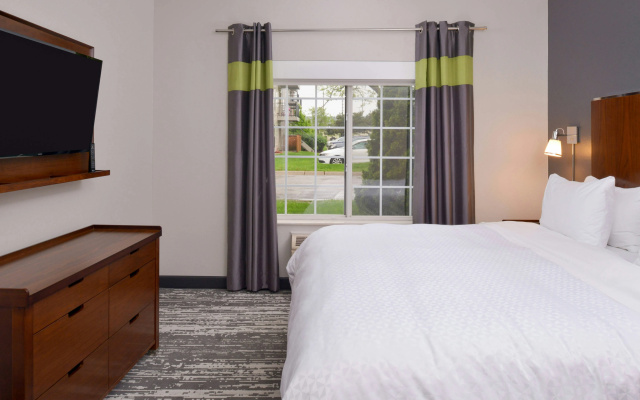 photo 3 of Four Points by Sheraton Mt Prospect O'Hare