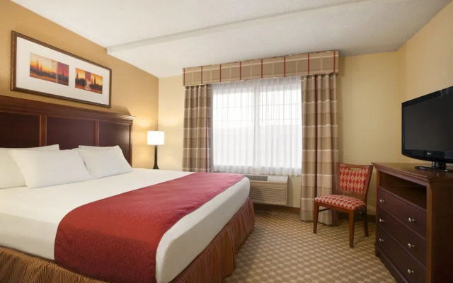 photo 5 of Country Inn & Suites Kalamazoo