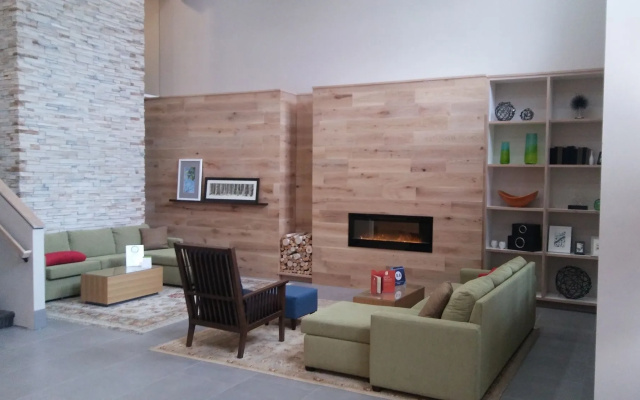 photo 2 of Country Inn & Suites by Radisson, Roanoke, VA