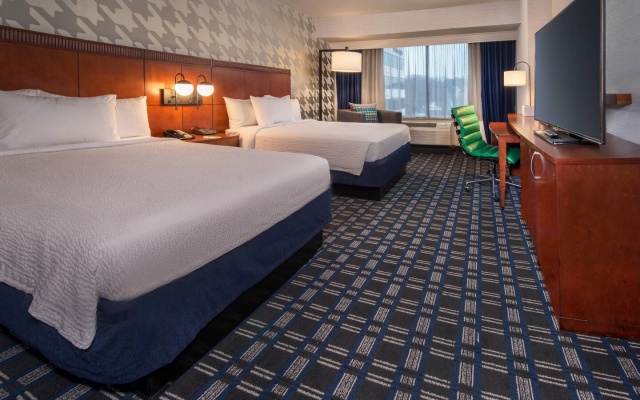 photo 3 of Courtyard by Marriott Arlington Crystal City/Reagan National