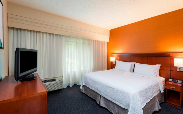 photo 4 of Courtyard by Marriott Atlanta Buford Mall of Georgia