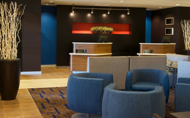 photo 2 of Courtyard by Marriott Bloomington