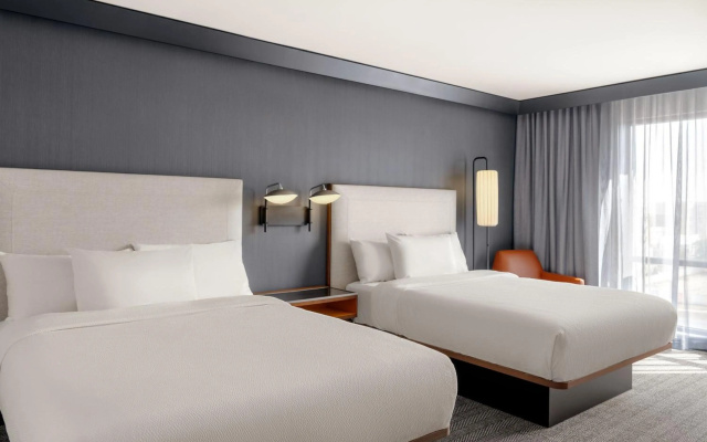 photo 2 of Courtyard by Marriott Milwaukee Brookfield at Poplar Creek