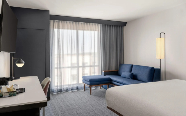 photo 4 of Courtyard by Marriott Milwaukee Brookfield at Poplar Creek