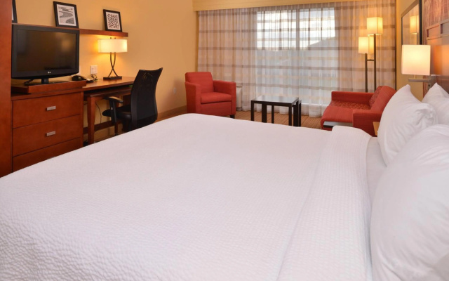 photo 5 of Courtyard by Marriott Burlington Mt. Holly Westampton