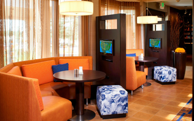 photo 2 of Courtyard by Marriott Chicago Deerfield