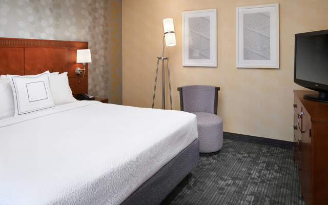 photo 5 of Courtyard by Marriott Chicago Deerfield