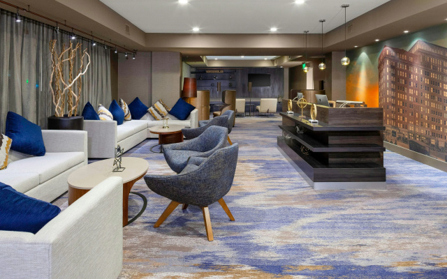 photo 2 of Courtyard by Marriott Dallas Downtown/Reunion District