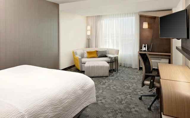 photo 4 of Courtyard by Marriott Dallas Downtown/Reunion District