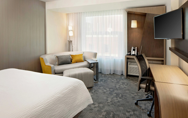 photo 5 of Courtyard by Marriott Dallas Downtown/Reunion District
