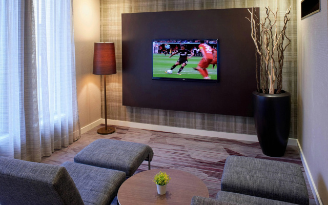photo 2 of Courtyard by Marriott Detroit Metropolitan Airport Romulus