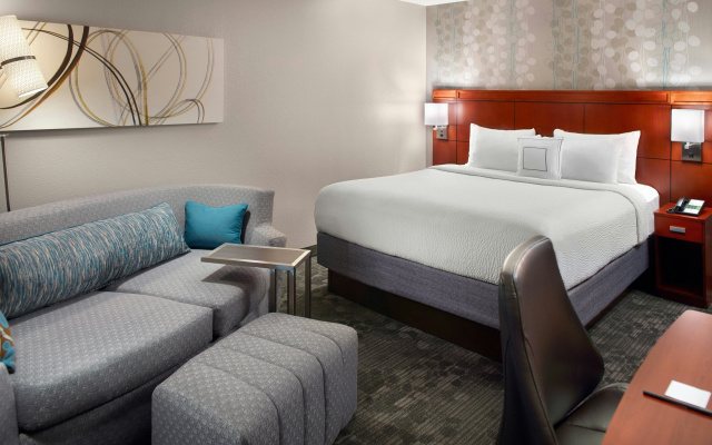 photo 3 of Courtyard by Marriott Fayetteville