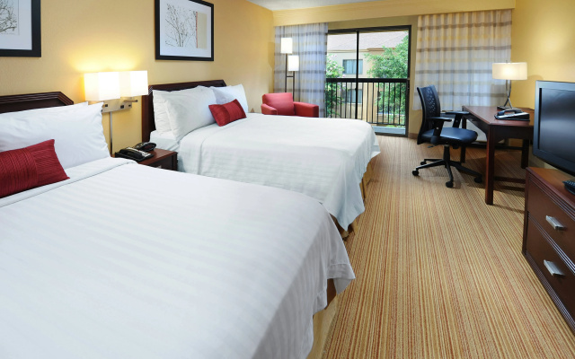 photo 3 of Courtyard by Marriott Houston Hobby Airport