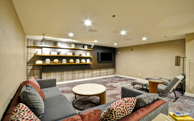 photo 2 of Courtyard by Marriott Jacksonville Airport