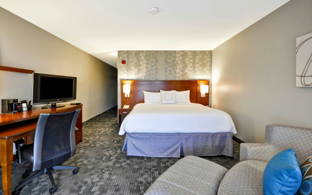 photo 3 of Courtyard by Marriott Jacksonville Airport