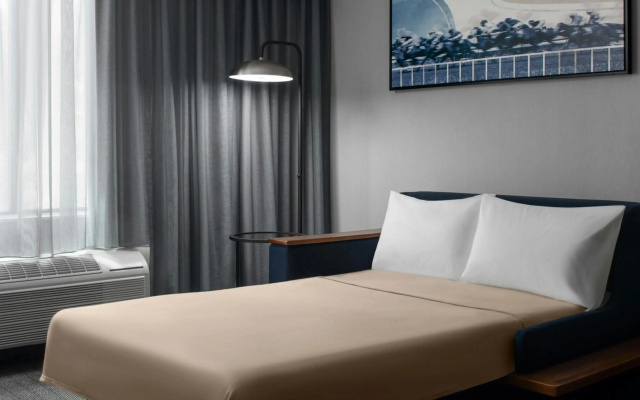 photo 4 of Courtyard by Marriott Los Angeles Burbank Airport