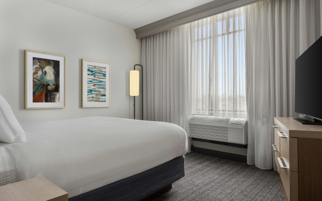 photo 3 of Courtyard by Marriott Louisville Airport