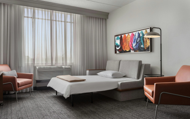 photo 4 of Courtyard by Marriott Louisville Airport