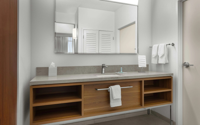 photo 5 of Courtyard by Marriott Louisville Airport