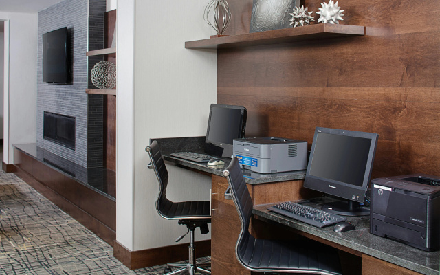 photo 3 of Courtyard by Marriott Manchester - Boston Regional Airport