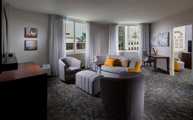 photo 2 of Courtyard by Marriott Miami Dadeland