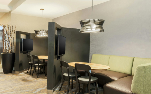 photo 4 of Courtyard by Marriott Pittsburgh Downtown