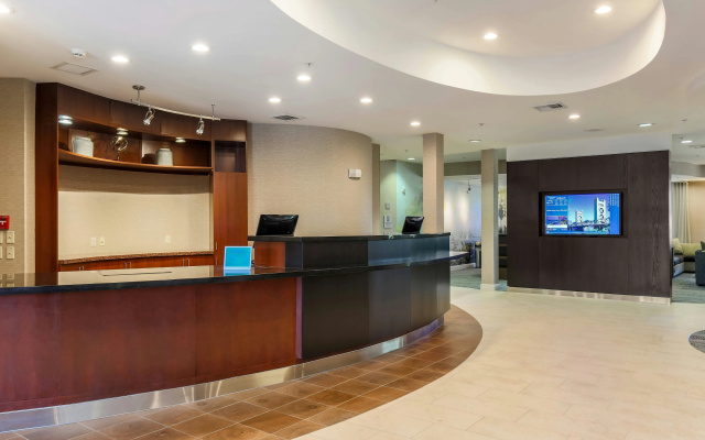 photo 2 of Courtyard by Marriott Roseville Galleria Mall/Creekside Ridge Drive