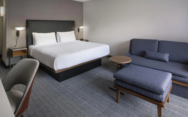 photo 2 of Courtyard by Marriott San Mateo Foster City