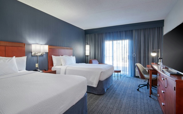 photo 3 of Courtyard by Marriott Chicago Highland Park/Northbrook