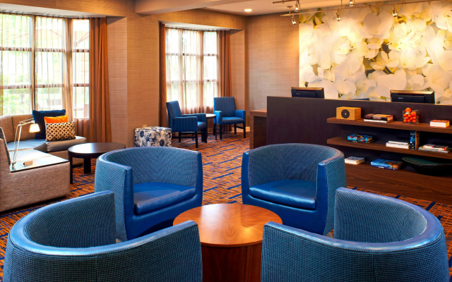 photo 2 of Courtyard by Marriott Cincinnati-Covington