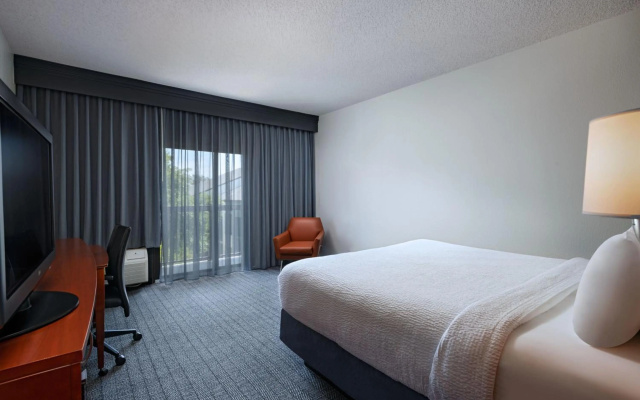 photo 4 of Courtyard by Marriott Dallas Arlington/Entertainment Dist