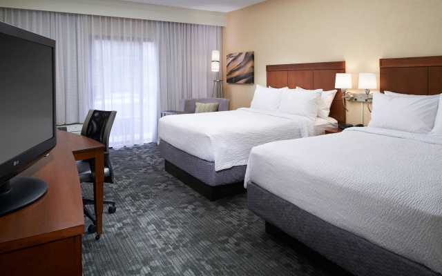 photo 3 of Courtyard by Marriott Detroit Dearborn