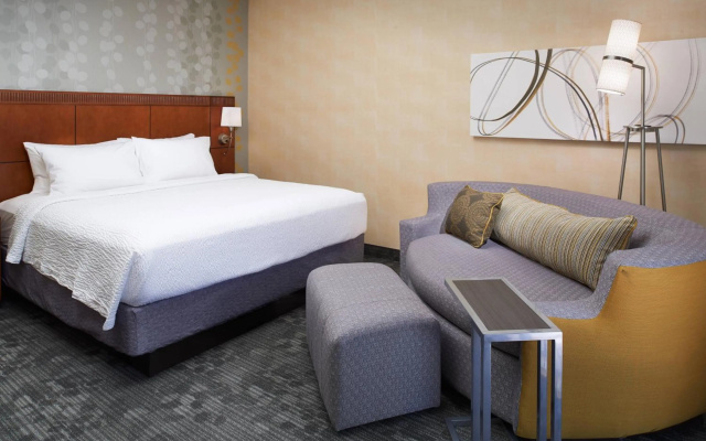 photo 5 of Courtyard by Marriott Detroit Dearborn