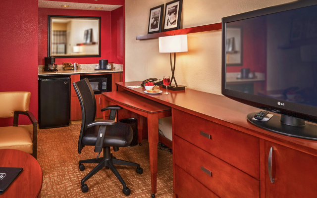 photo 4 of Country Inn & Suites by Radisson, Hampton Coliseum