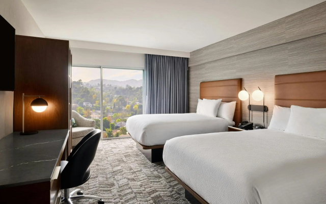 photo 4 of Courtyard by Marriott Los Angeles - Sherman Oaks