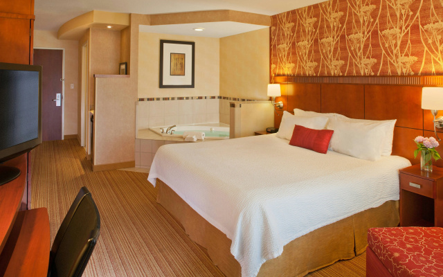 photo 3 of Courtyard by Marriott Medford Airport