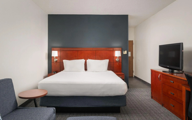 photo 3 of Courtyard Melbourne West