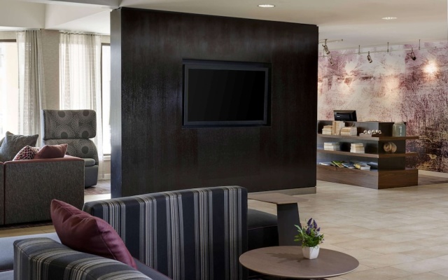 photo 2 of Sonesta Select Milwaukee Brookfield