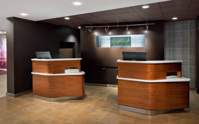 photo 2 of Courtyard Pittsburgh Airport