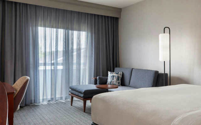 photo 4 of Courtyard by Marriott Pittsburgh Airport