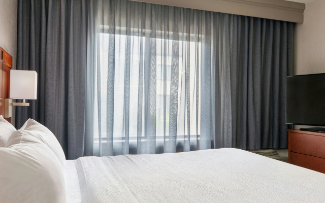 photo 5 of Courtyard by Marriott Pittsburgh Airport