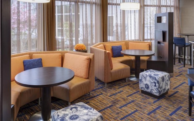photo 3 of Courtyard Seattle Kirkland