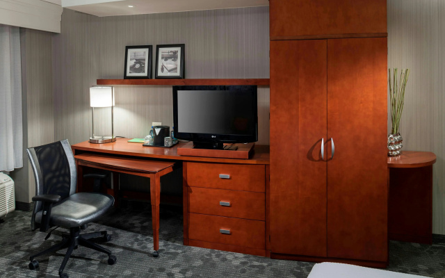 photo 3 of Courtyard by Marriott Seattle Kirkland