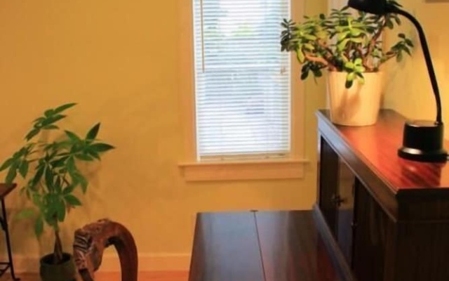 photo 5 of Cow Hollow Studio Holiday