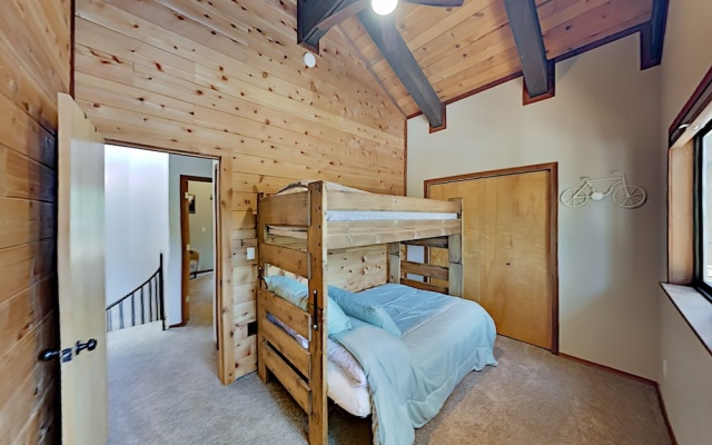 photo 5 of Cozy All-Season Cabin Near Shops, Beach, Skiing home