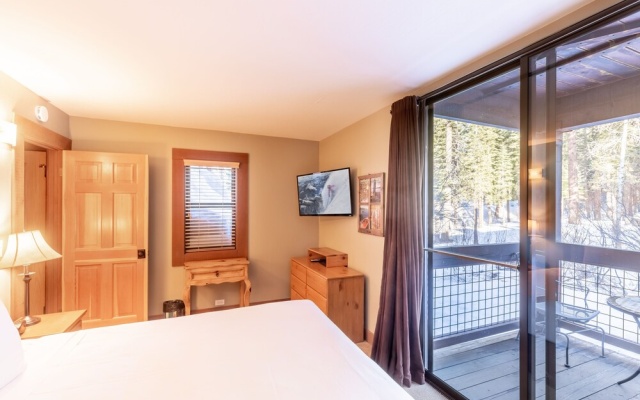 photo 4 of Cozy Aspen Grove 2 bed 2 bath by RedAwning Save 10% on 3 Nights, 15% on 5 Nights!