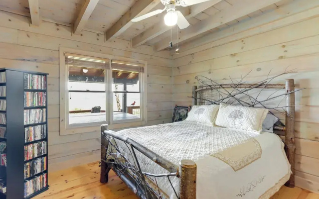 photo 4 of Cozy Cherry Log Cabin w/ Hot Tub & Mountain Views!