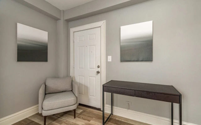 photo 3 of Cozy CWE Apts near BJC by Zencity