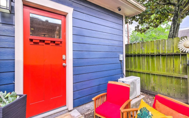 photo 2 of Central & Cozy Houston Studio - Pets Welcome!